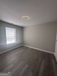 Building Photo - 400 Stonehaven Cir