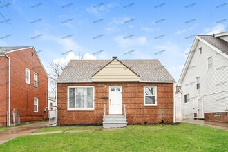 Building Photo - 3877 E 153rd St