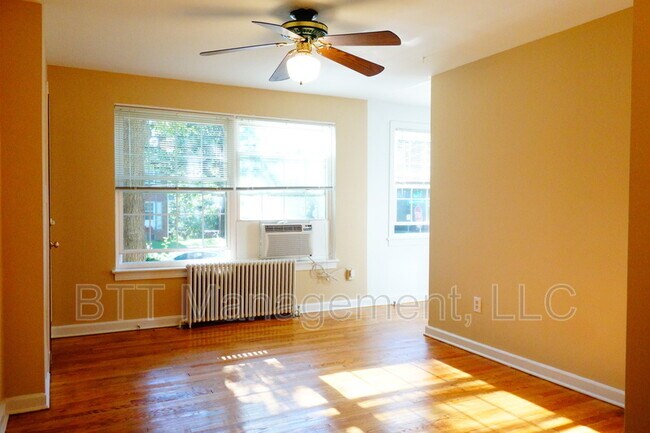 Primary Photo - 8400 Greenwood Ave