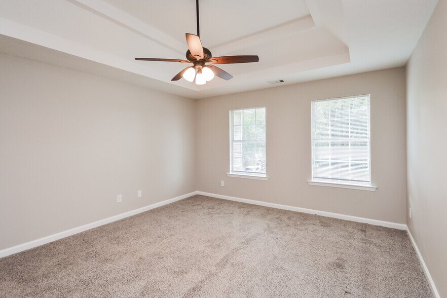 Building Photo - 95 Hazelhurst Dr
