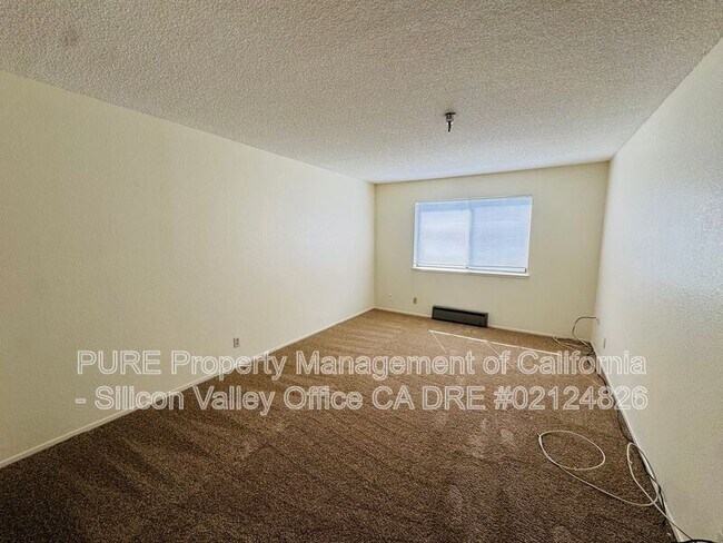 Building Photo - 375 Clifford Ave