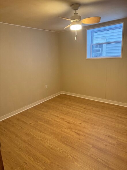 Bedroom 2 - 5114 W Grace St