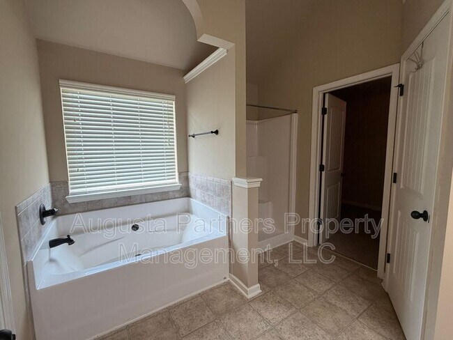 Building Photo - 3012 Burgess St