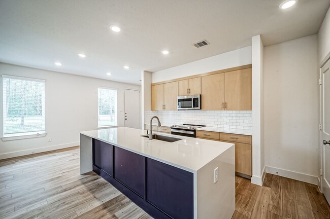 Building Photo - 2523 Appian Wy