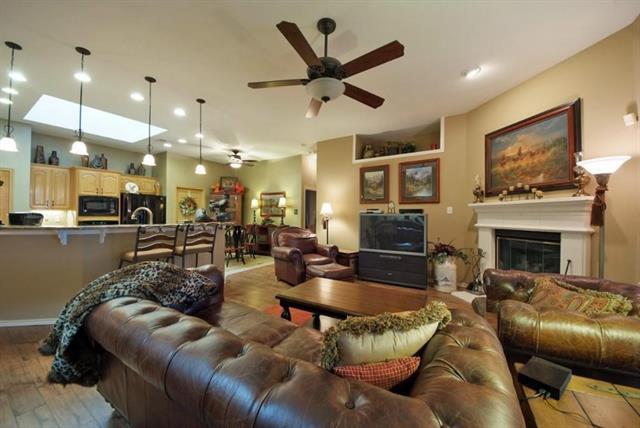 Building Photo - 1717 Flatwood Dr