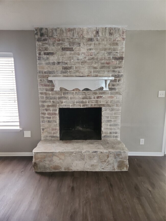 Building Photo - 23918 Beaverwood Dr