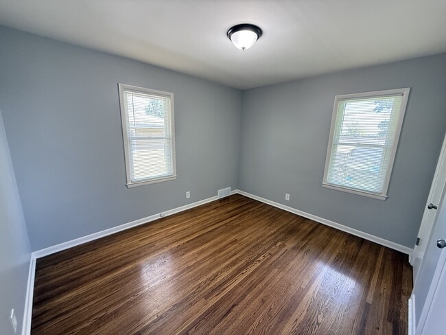 Building Photo - 5331 N 45th St