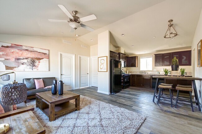 Building Photo - Remodeled Modern 3 Bed/2 Bath National City -MOVE IN PROMOTION!