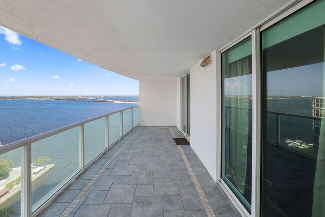 Building Photo - Brickell Avenue Water View