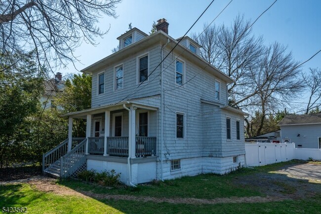 Building Photo - 38 Claremont Ave