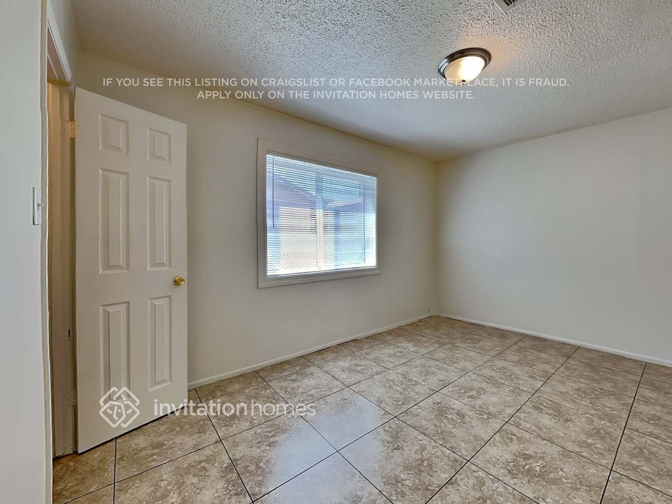 Building Photo - 6118 W Hollyhock Dr