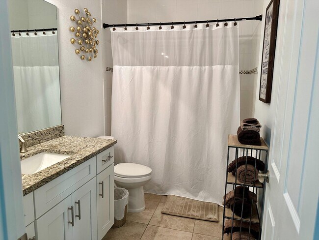 Building Photo - 6112 NW Cullen Way