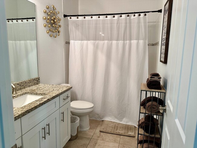 Building Photo - 6112 NW Cullen Way