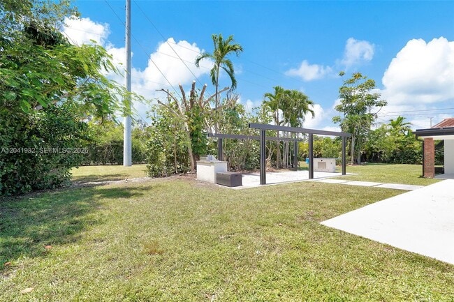 Building Photo - 7700 SW 139th Ter