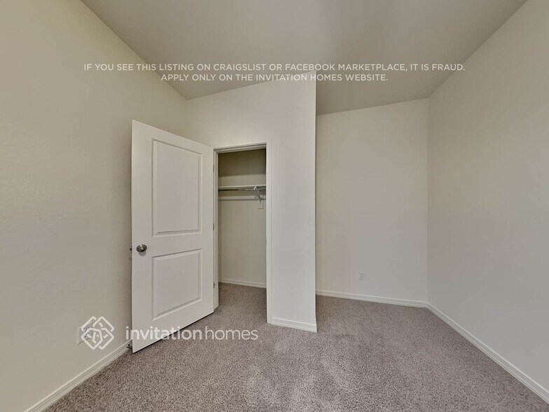 Building Photo - 35562 W Santa Clara Ave