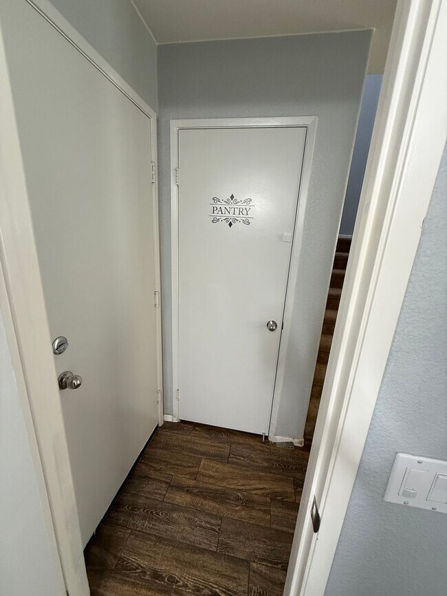 Building Photo - Move-In Ready 2BR / 2.5BA Condo for Rent – Villas Serena