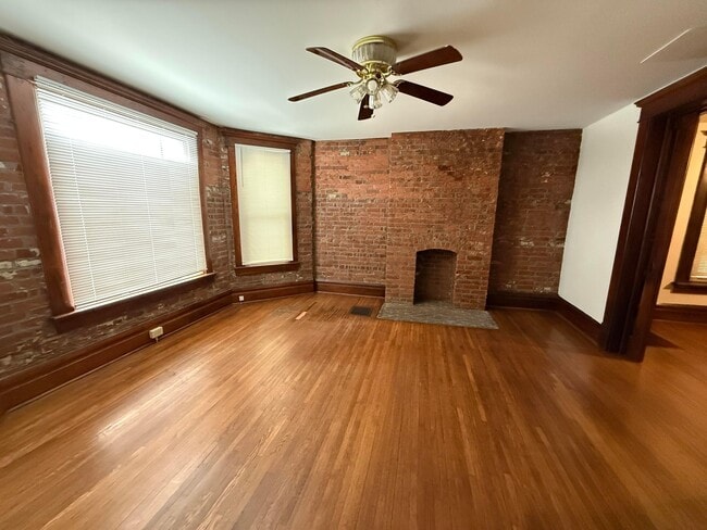 Building Photo - 1360 S High St