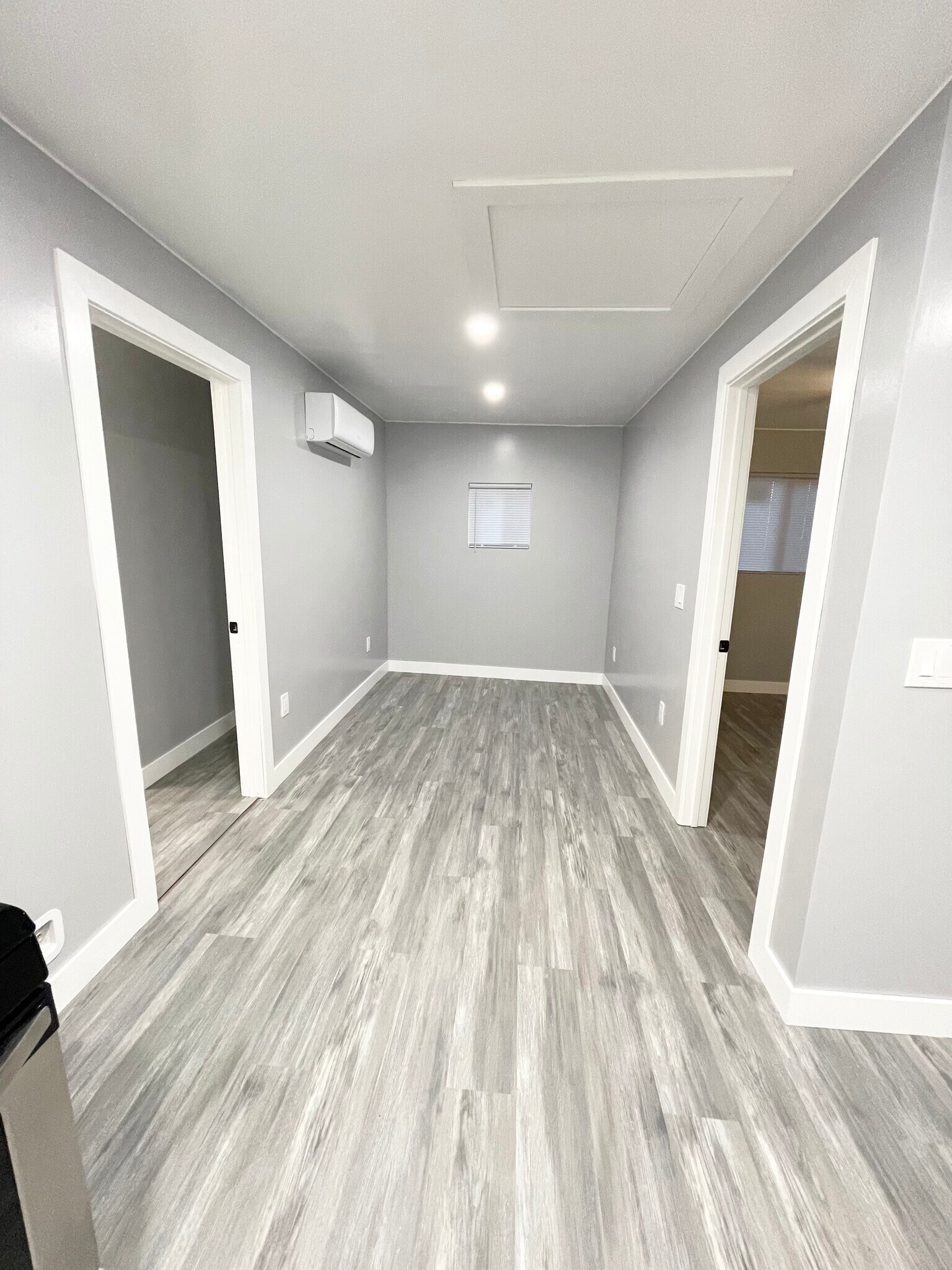 Building Photo - 10252 Vena Ave