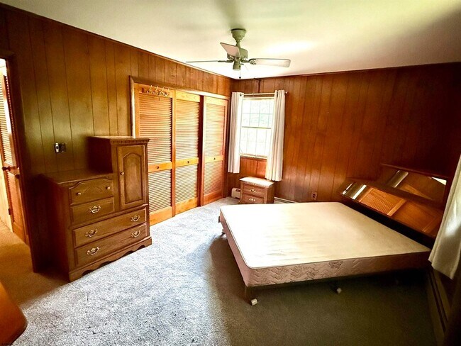Building Photo - 908 Morris Ln