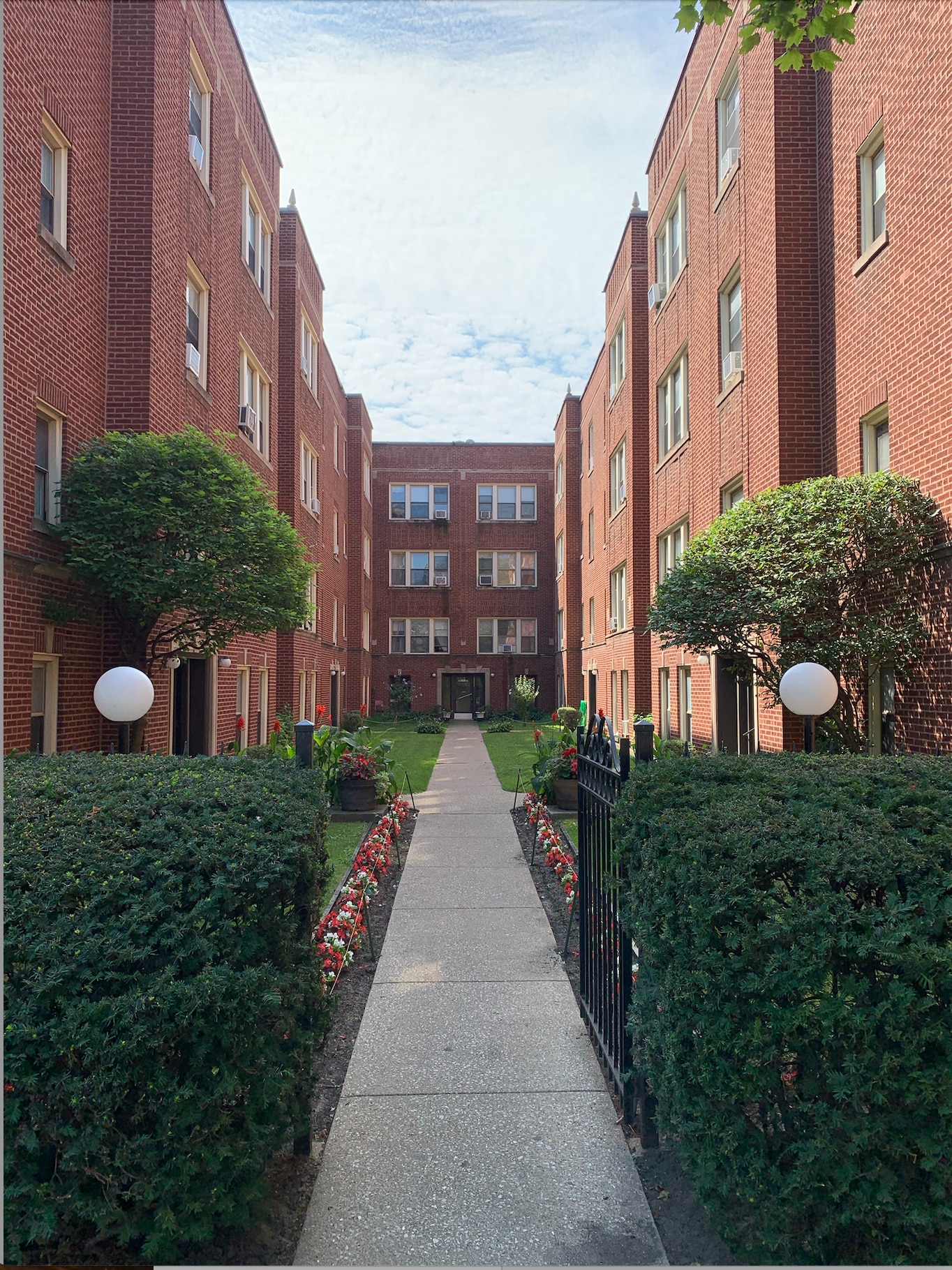 Building Photo - 1771 W Granville Ave