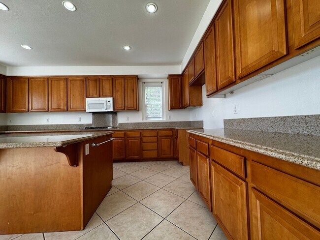 Building Photo - Spacious 4 bedroom in Murrieta for rent!