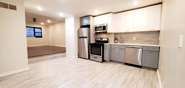 Building Photo - 487 Ocean Ave