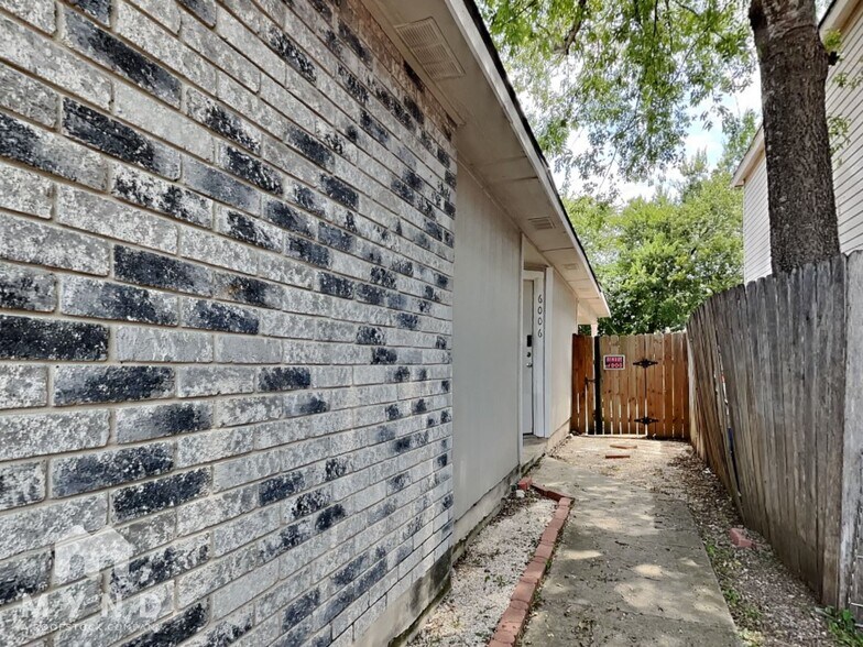 Building Photo - 6006 Ashley Spring