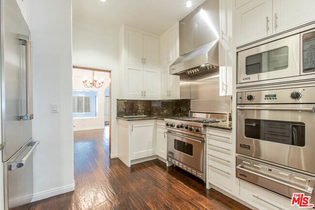 Building Photo - 15500 W Sunset Blvd
