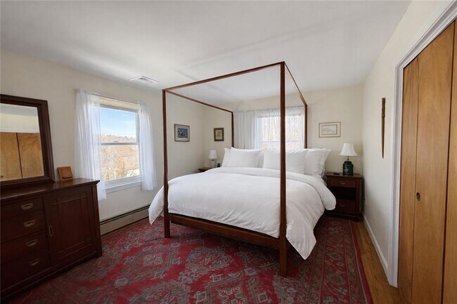 Building Photo - 400 3rd Beach Rd