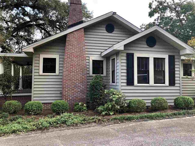 Building Photo - 1206 N Duval St