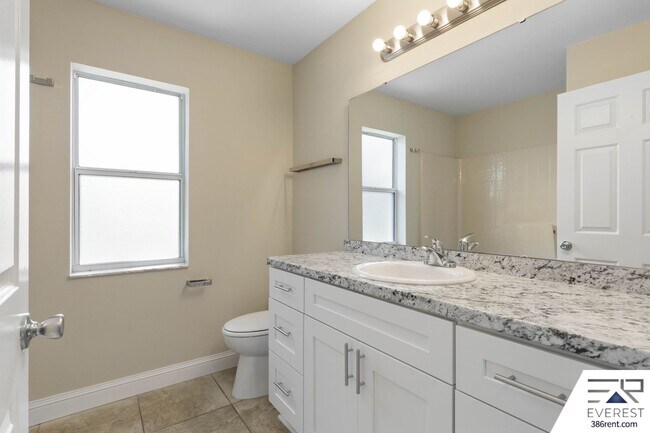 Building Photo - SPACIOUS 3/2/2 IN POPULAR PINE GROVE