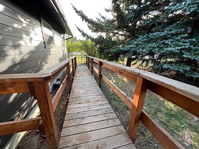 Building Photo - Beautiful Home on Bozeman's East Side