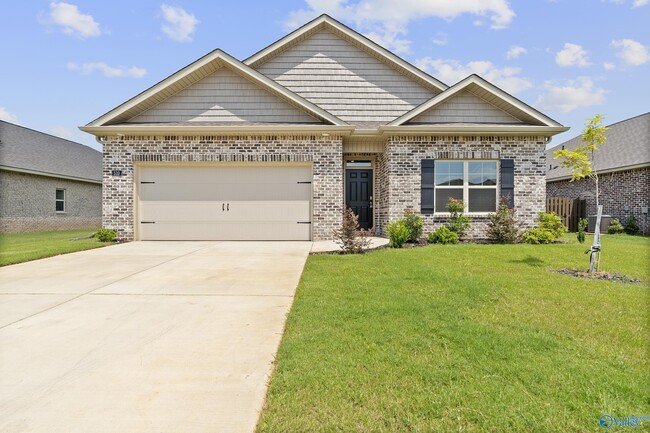 Primary Photo - 510 Solstice Cir SW