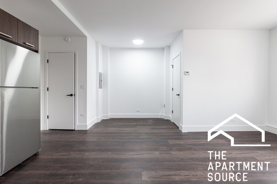 Building Photo - 5651 N Ashland Ave