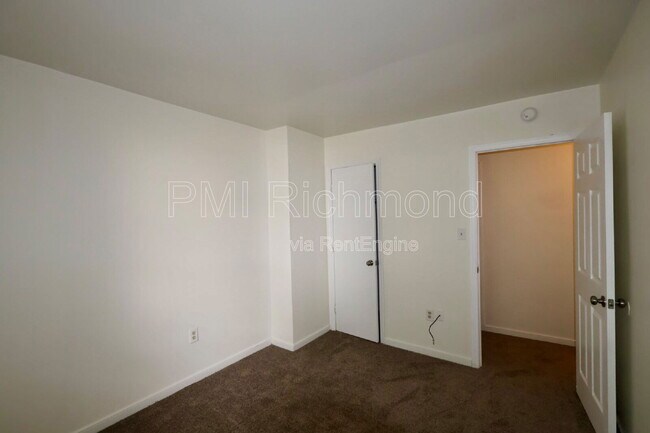 Building Photo - 1512 Lakeview Ave