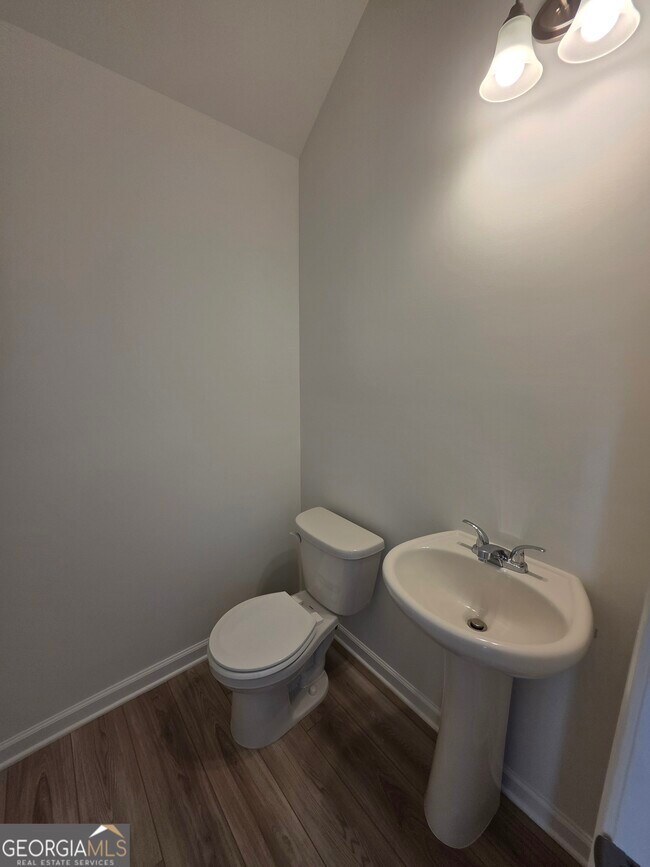 Building Photo - 23 Umber Ln