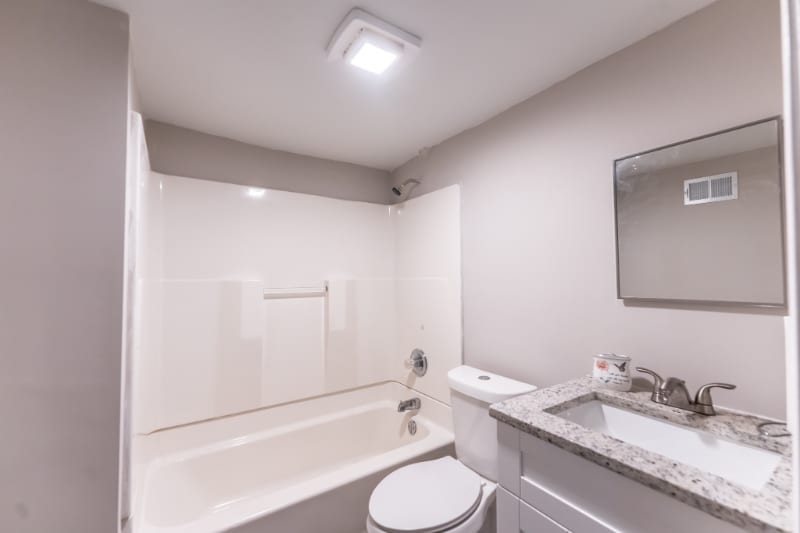 Building Photo - 586 Oakside Dr SW