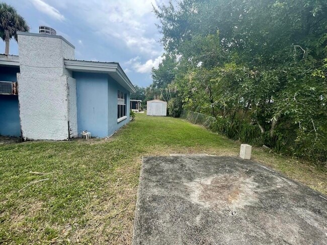 Building Photo - 177 E Laila Dr