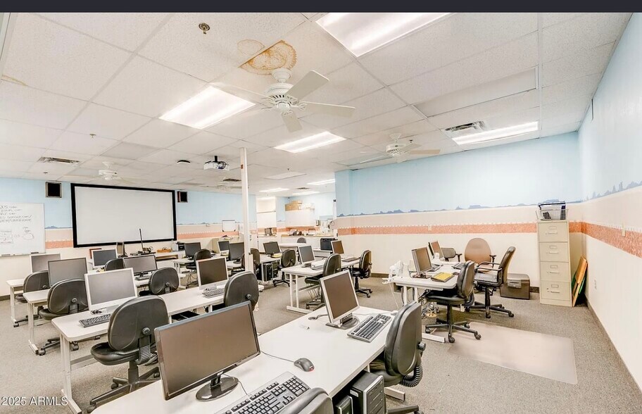 Building Photo - 1612 Leisure World