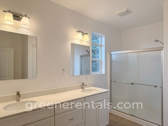 Building Photo - 1944 Olympia Ave NE