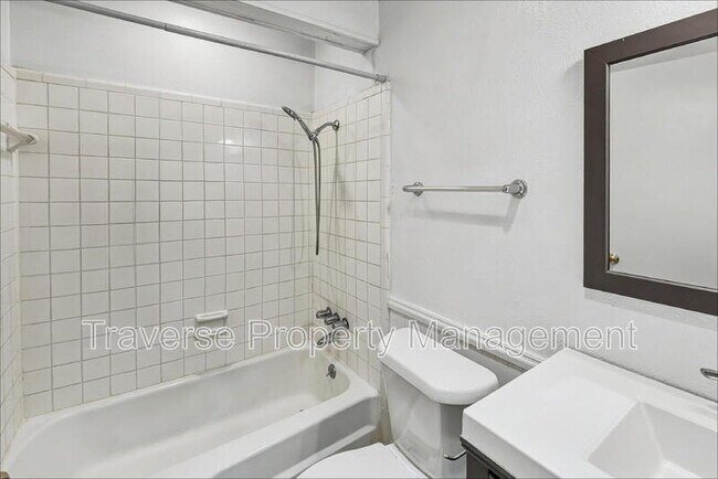 Building Photo - 3862 Wonder Ct