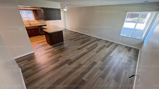 Building Photo - 709 Deseret Way