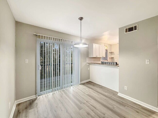 Building Photo - North Hall Duplex Available