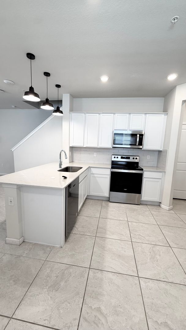 Building Photo - Grayson Square