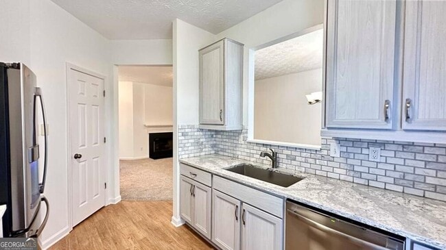 Building Photo - 6243 Shoreview Cir