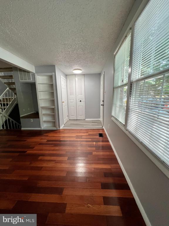 Building Photo - 8156 Dark Den Cir