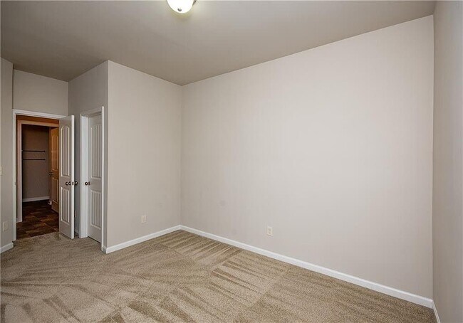 Building Photo - 7490 Silk Tree Pointe