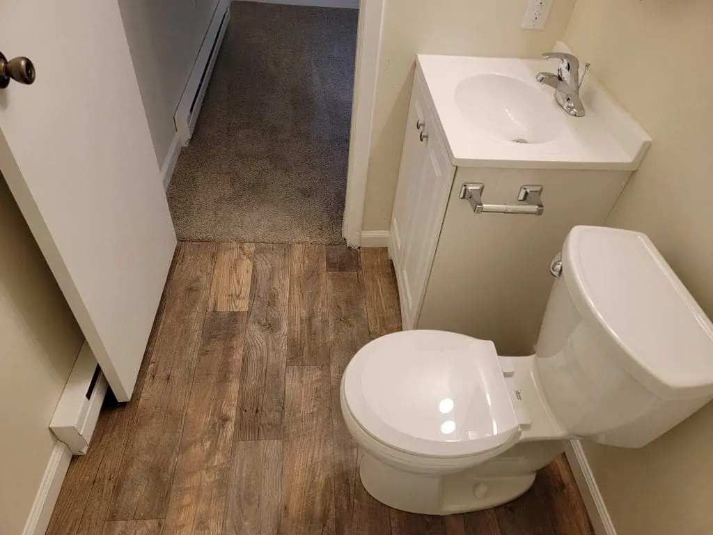 Building Photo - 675 E Main St