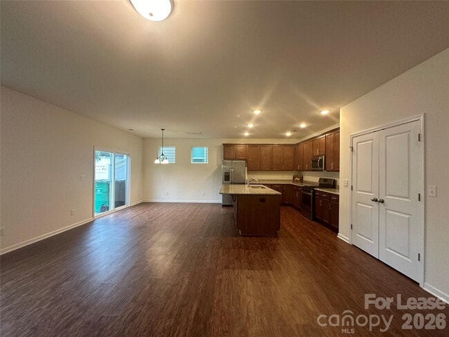 Building Photo - 6020 Hampstead Pond Ln