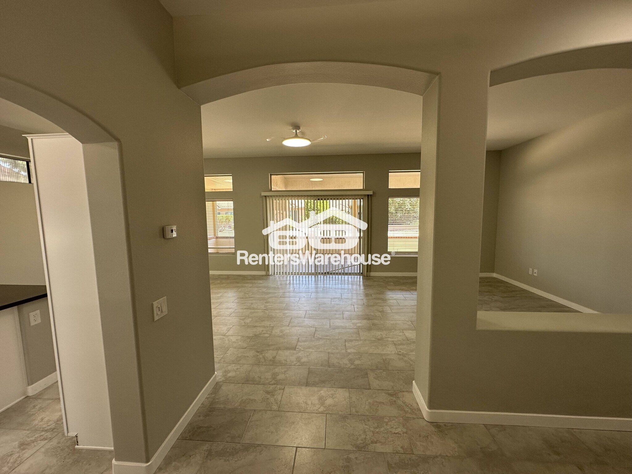 Building Photo - 14107 W Wagon Wheel Dr